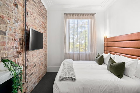 Grand Hotel Wyong - Surfers Gold Coast 3