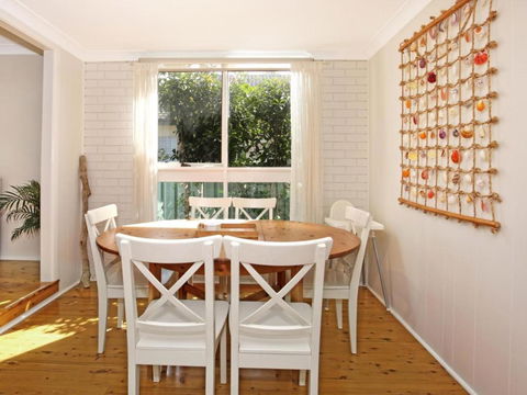 Hayes Beach House Jervis Bay Pet Friendly Award Winner Fireplace - Surfers Gold Coast 2