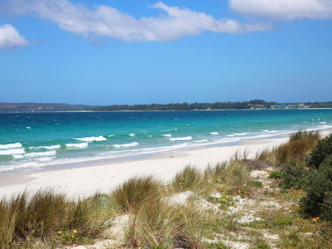 Hayes Beach House Jervis Bay Pet Friendly Award Winner Fireplace - Surfers Gold Coast 6