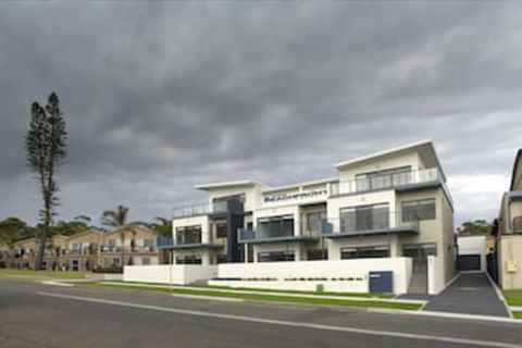 Mollymook Beachfront Executive Apartment - Surfers Gold Coast 0