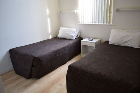 Glenelg Holiday Apartments- Corfu - Surfers Gold Coast 0