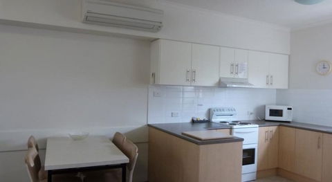 Glenelg Holiday Apartments- Corfu - Surfers Gold Coast 3