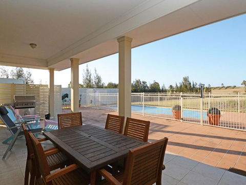 Silver Springs (4br) Cottage With Wifi Views Olives & Space . Fireplace Views Olives & Space - Surfers Gold Coast 2