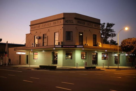 The Windsor Castle Hotel - Surfers Gold Coast 2