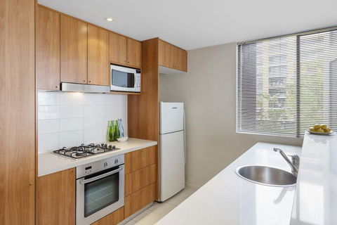 Waldorf Waitara Residential Apartments - Surfers Gold Coast 4