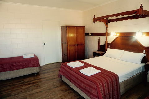 Yongala Lodge By The Strand - Surfers Gold Coast 5