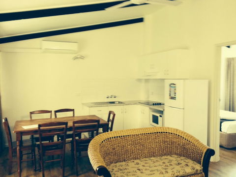 Yongala Lodge By The Strand - Surfers Gold Coast 6