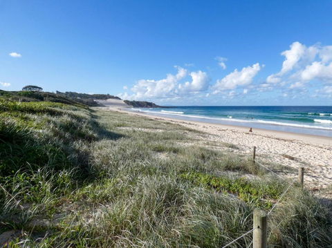 CHILL OUT BEACH HOUSE At FORSTER - Surfers Gold Coast 6