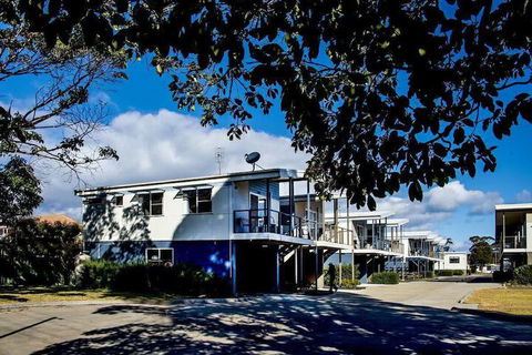 Jervis Bay Holiday Cabins - Surfers Gold Coast 1