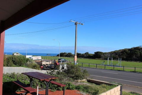 Bott's Beach Retreat - Surfers Gold Coast 0