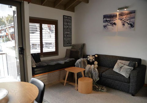 CHILL OUT At THREDBO - Surfers Gold Coast 6