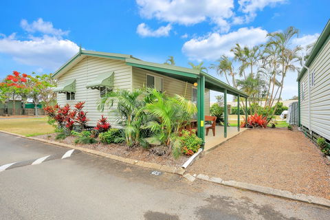 BIG4 Cane Village Holiday Park - Surfers Gold Coast 0