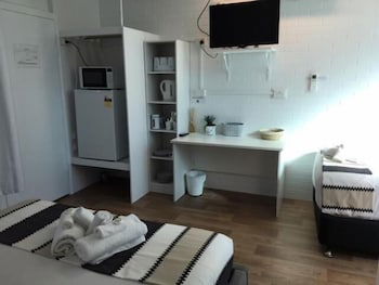 Proserpine Motel - Surfers Gold Coast 1