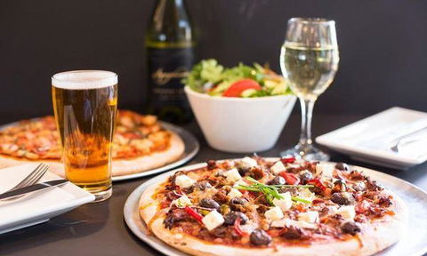 Ocean Grove Hotel - Surfers Gold Coast 16