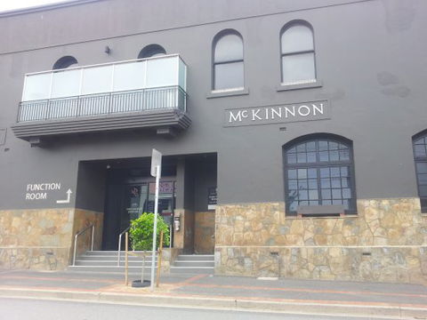 McKinnon Hotel - Surfers Gold Coast 0