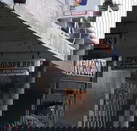 The Golden Hen - Surfers Gold Coast