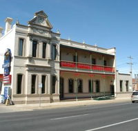 Mitchell River Tavern - Surfers Gold Coast