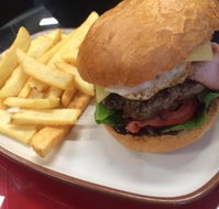 Drouin PizzaBurger Lounge - Surfers Gold Coast