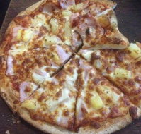 Crust Gourmet Pizza Bar Woolongong - Surfers Gold Coast