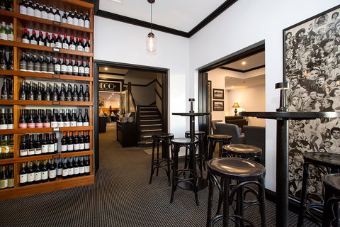 Deco Wine Bar And Restaurant - Surfers Gold Coast 1