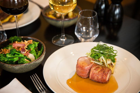 Deco Wine Bar And Restaurant - Surfers Gold Coast 2