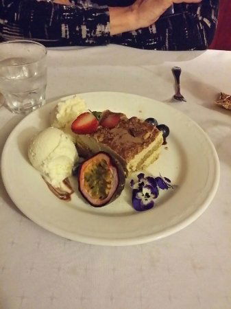 Anna's Restaurant - Surfers Gold Coast 0