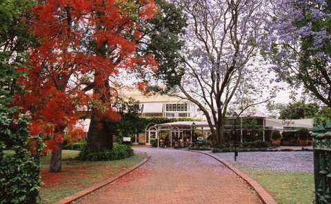 Gip's Restaurant - Surfers Gold Coast 11