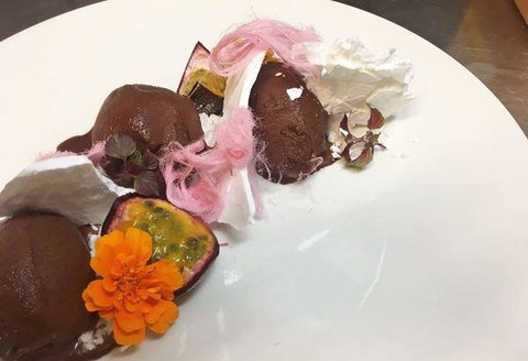 Gip's Restaurant - Surfers Gold Coast 12