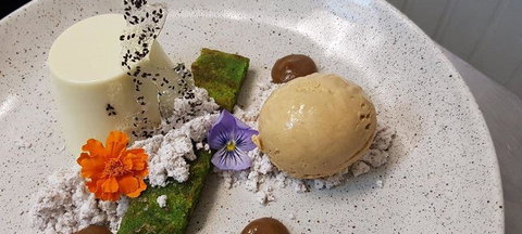 Gip's Restaurant - Surfers Gold Coast 3