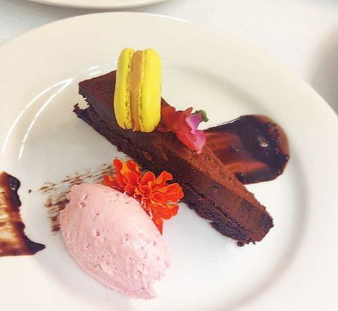 Gip's Restaurant - Surfers Gold Coast 5