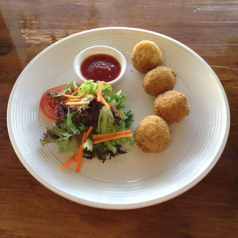 Cafe Ruche - Surfers Gold Coast 0