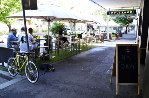 Woolpack Hotel & Lounge - Surfers Gold Coast 0