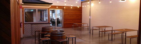 Jens Town Hall Hotel - Surfers Gold Coast 2