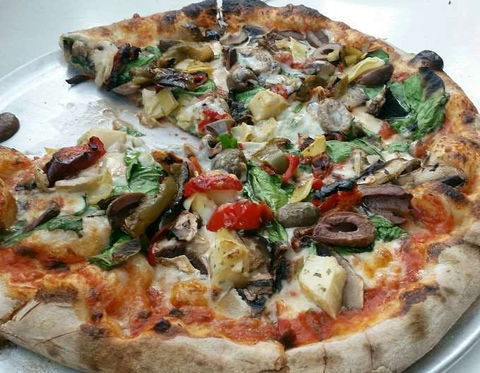 Louie's Pizza And Grill - Surfers Gold Coast 0
