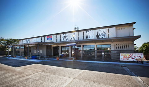 Camp Hill Hotel - Surfers Gold Coast 0