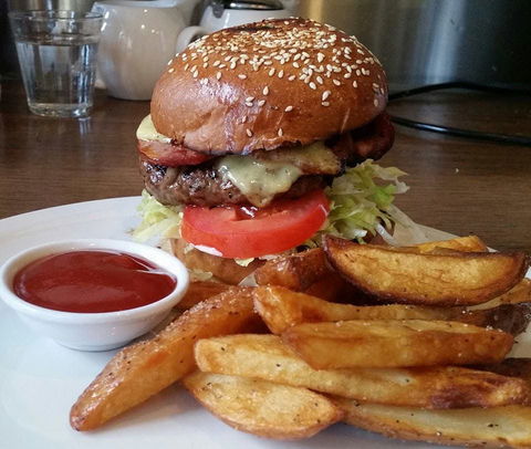 Mrs. Smith's Hotel Restaurant - Surfers Gold Coast 0