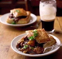 Waxy's Irish Pub - Surfers Gold Coast