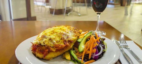 Beerwah Hotel - Surfers Gold Coast 1
