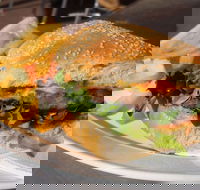 The Commercial Hotel - Surfers Gold Coast