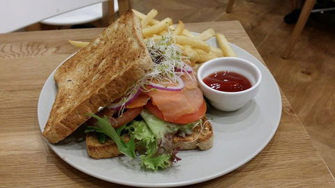 Caffe Cherry Beans - Jindalee - Surfers Gold Coast 0