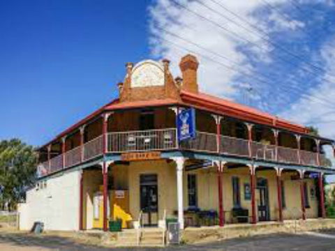 Ironbark Inn - Surfers Gold Coast 0