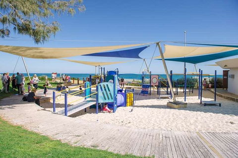 The Kiosk Floreat Beach - Surfers Gold Coast 0