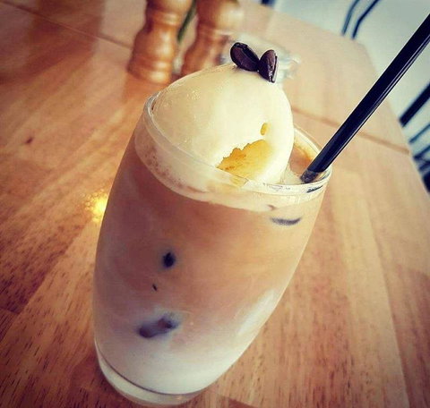 Le P'tit Cafe - Surfers Gold Coast 27