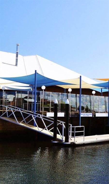 The Port Geographe Bar & Restaurant - Surfers Gold Coast 4