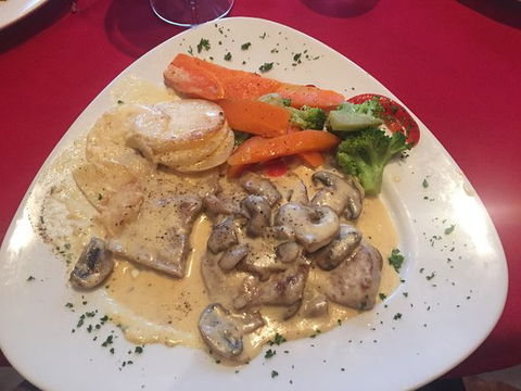 Valentinos Italian Restaurant & Pizzeria - Surfers Gold Coast 0