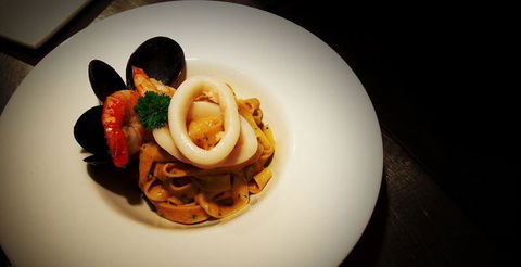 Carindale Hotel Bistro - Surfers Gold Coast 7