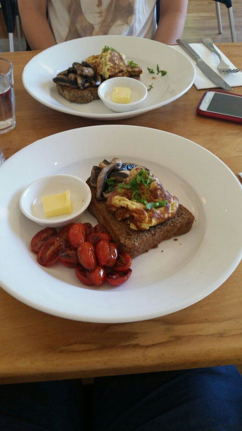 Smithereens Cafe - Surfers Gold Coast 3