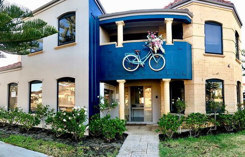 La Belle Patisserie & High Tea House - Surfers Gold Coast 0