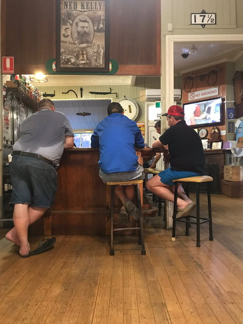 Darling Downs Hotel - Surfers Gold Coast 5