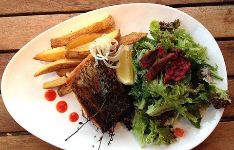 Katch-Up Seafood Grill & More - Surfers Gold Coast 2